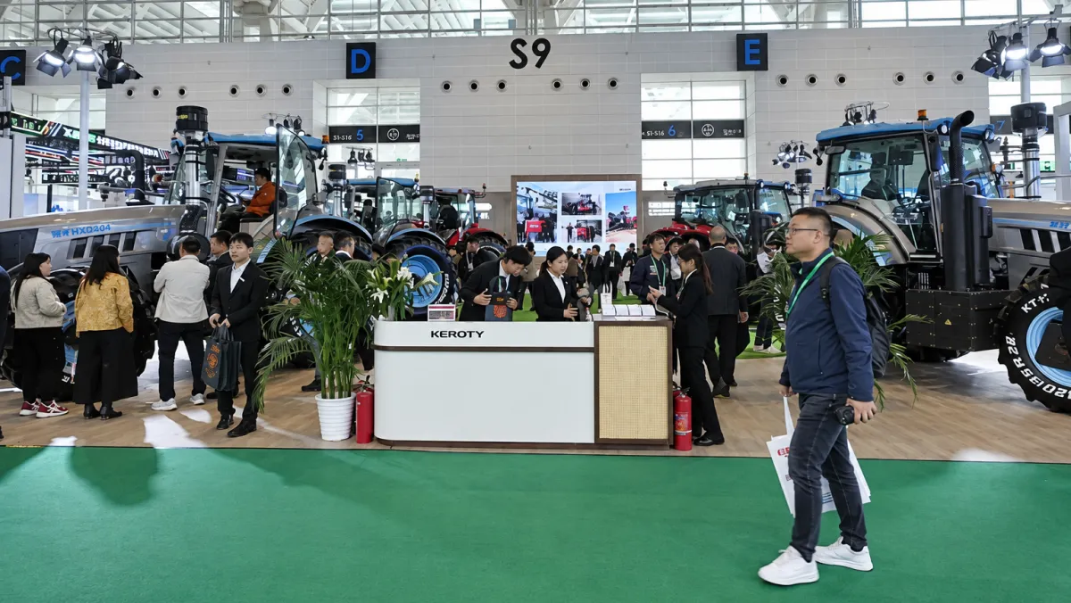 Стенд Keroty S9C05 в первый день выставки сельхозтехники в Тяньцзине
